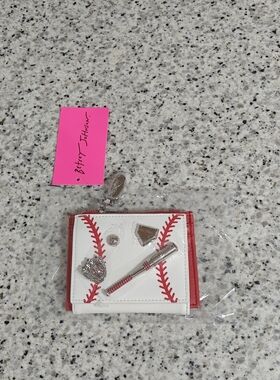 Betsey johnson baseball wallet (Playing The Field Wallet Cream)